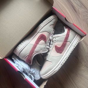 DUNKS size Y4.5 (W6)